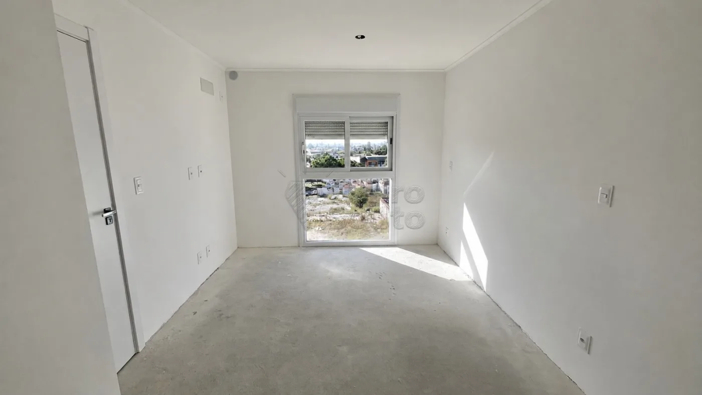 Comprar Apartamento / Padr&atilde;o em Pelotas R$ 480.000,00 - Foto 3