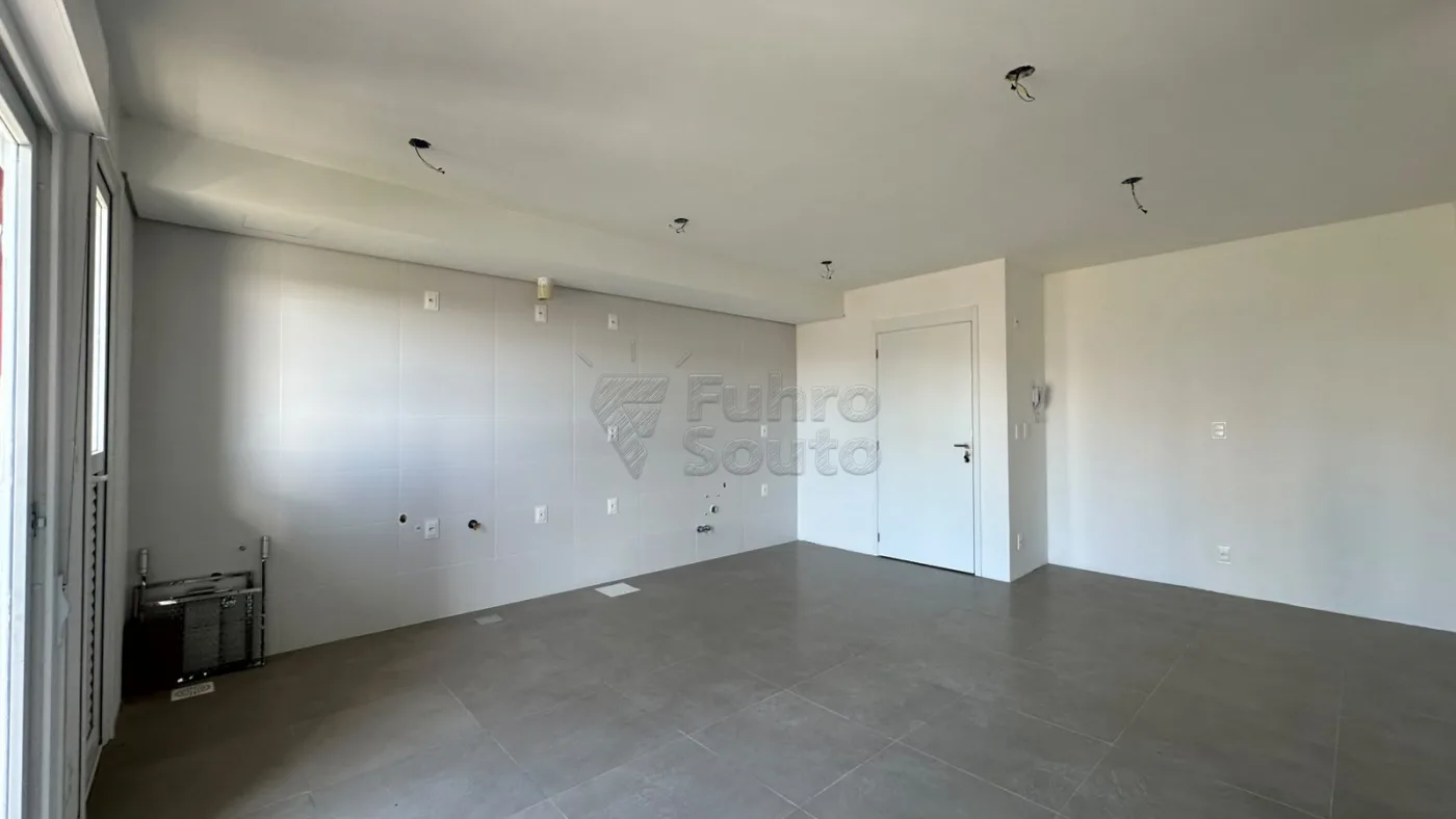 Comprar Apartamento / Padr&atilde;o em Pelotas R$ 590.000,00 - Foto 2