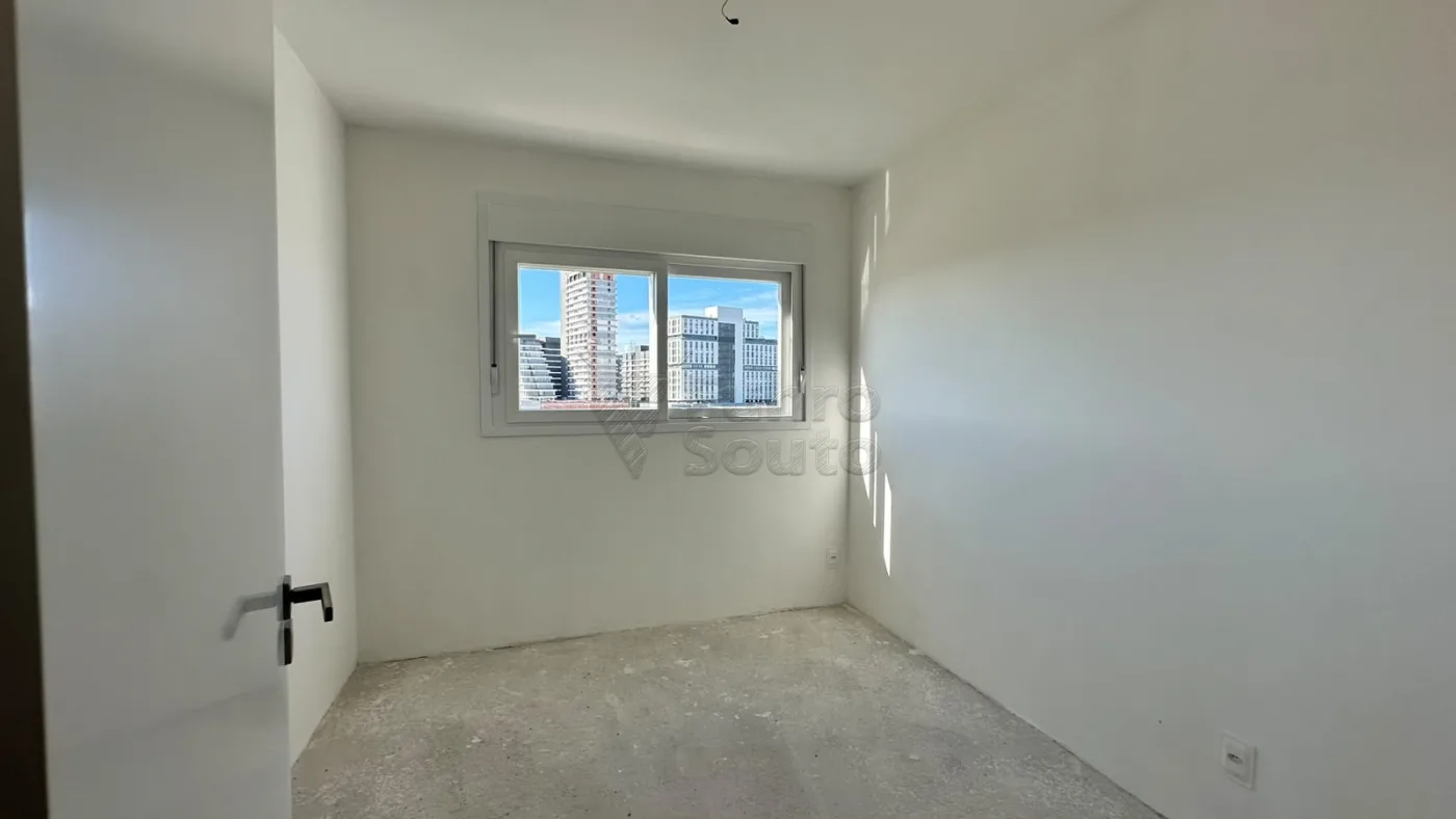 Comprar Apartamento / Padr&atilde;o em Pelotas R$ 590.000,00 - Foto 8