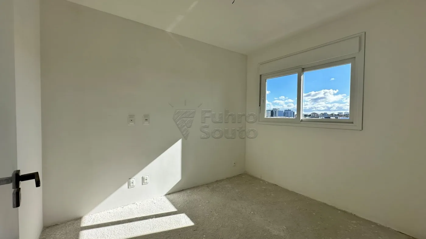 Comprar Apartamento / Padr&atilde;o em Pelotas R$ 590.000,00 - Foto 9