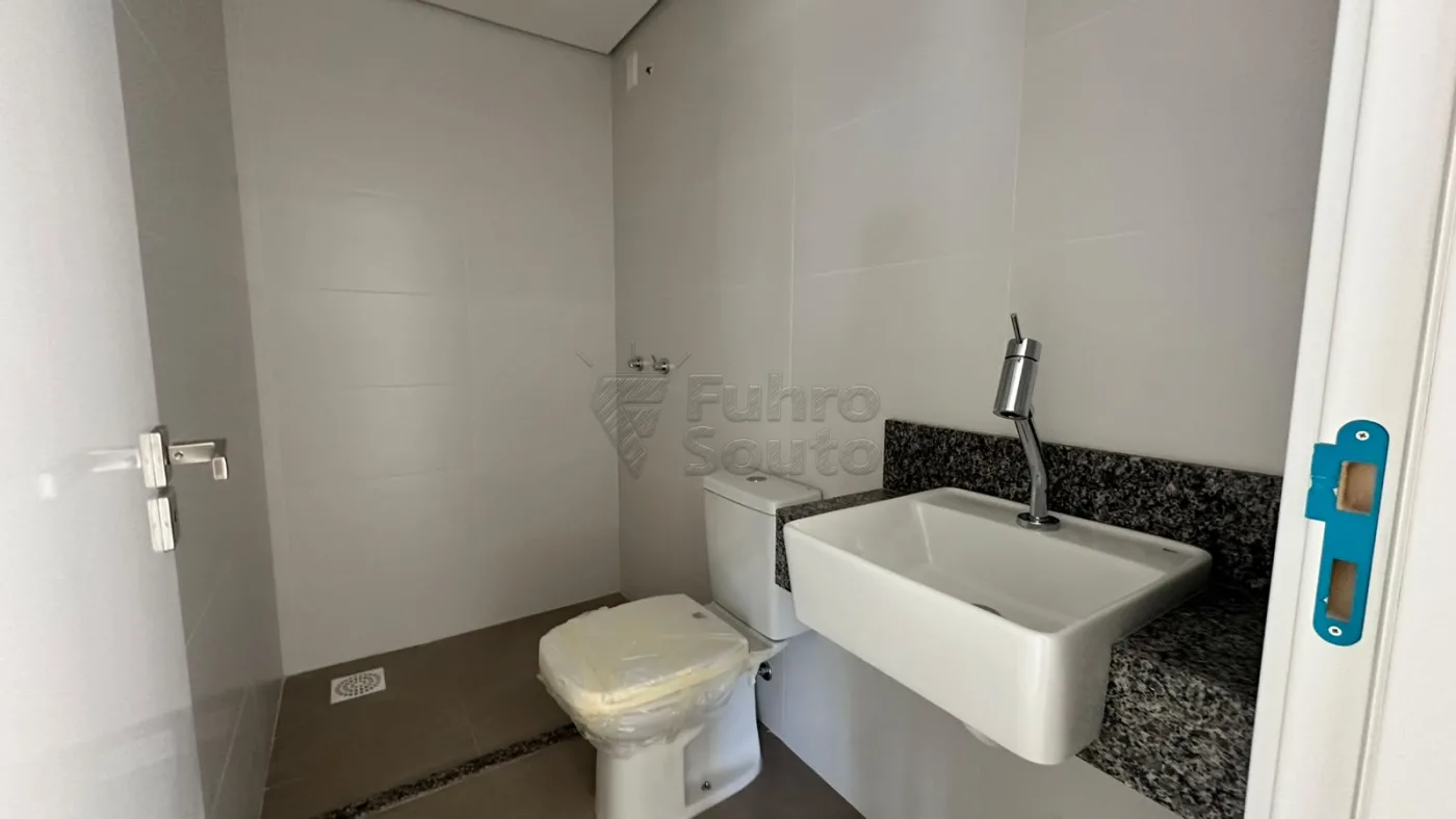 Comprar Apartamento / Padr&atilde;o em Pelotas R$ 590.000,00 - Foto 11