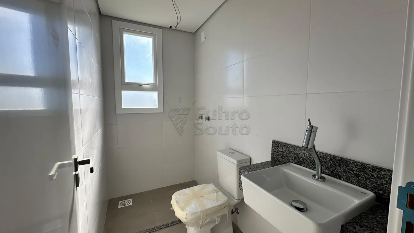 Comprar Apartamento / Padr&atilde;o em Pelotas R$ 590.000,00 - Foto 10