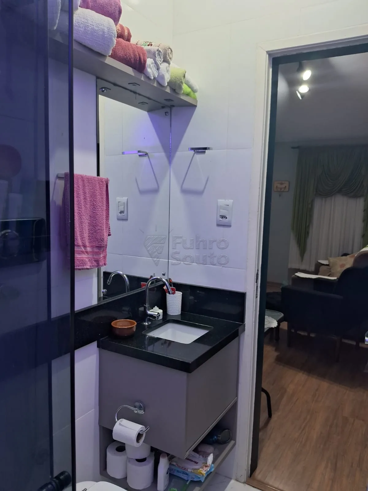 Comprar Apartamento / Padr&atilde;o em Pelotas R$ 155.000,00 - Foto 5
