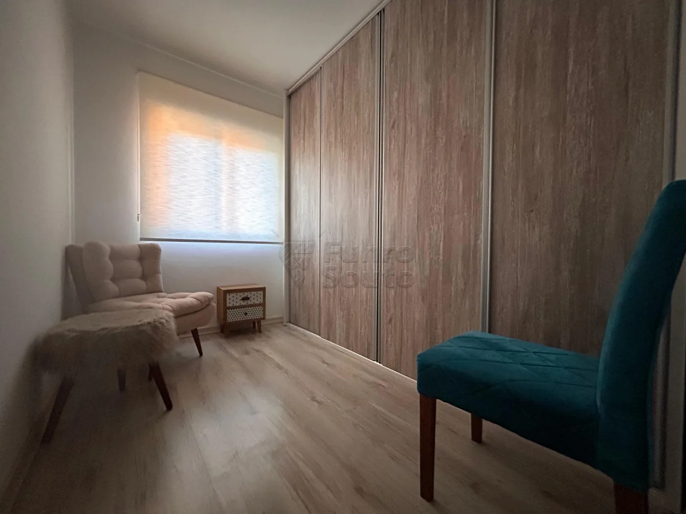 Comprar Apartamento / Padr&atilde;o em Pelotas R$ 360.000,00 - Foto 9