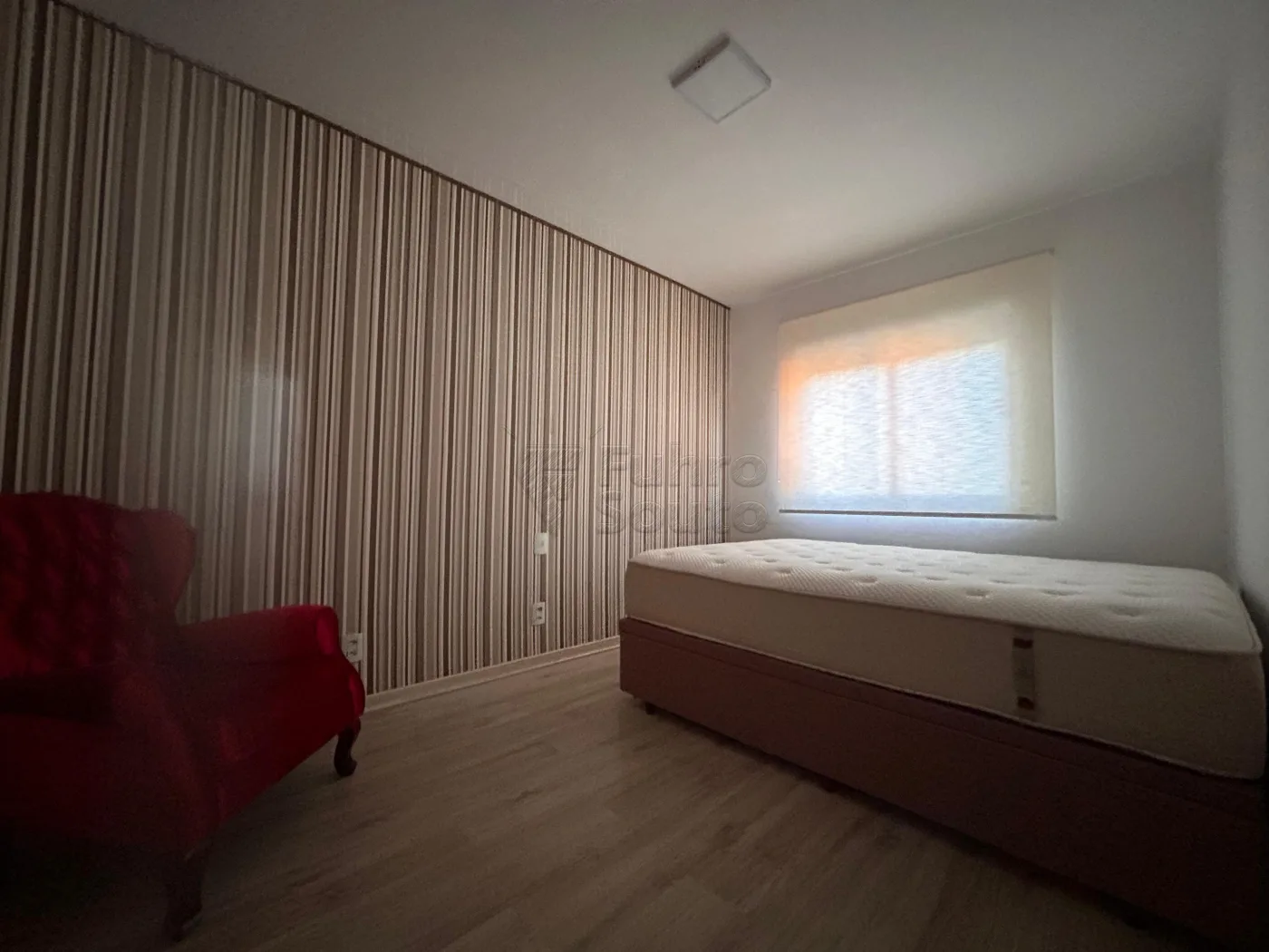 Comprar Apartamento / Padr&atilde;o em Pelotas R$ 360.000,00 - Foto 7