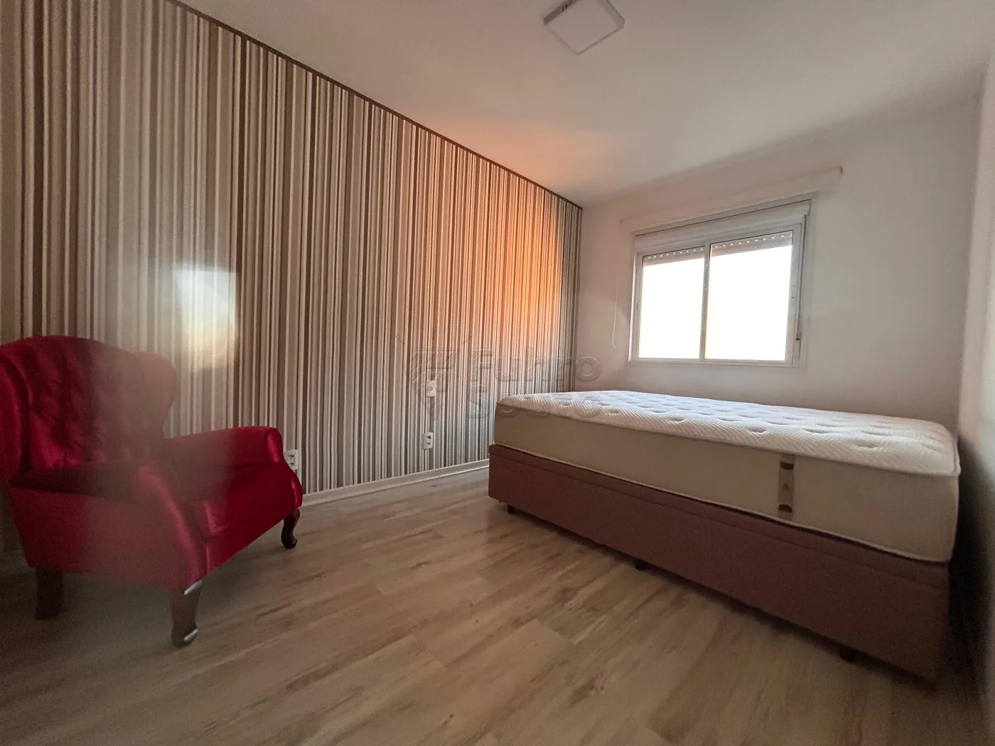 Comprar Apartamento / Padr&atilde;o em Pelotas R$ 360.000,00 - Foto 8