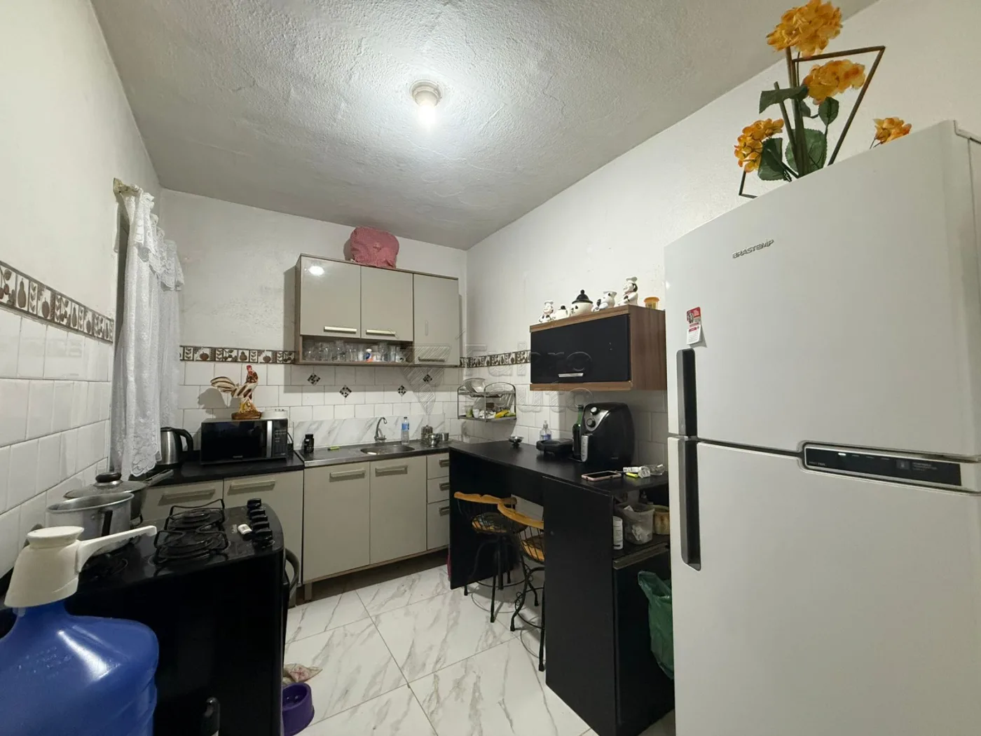 Comprar Apartamento / Padr&atilde;o em Pelotas R$ 212.000,00 - Foto 3