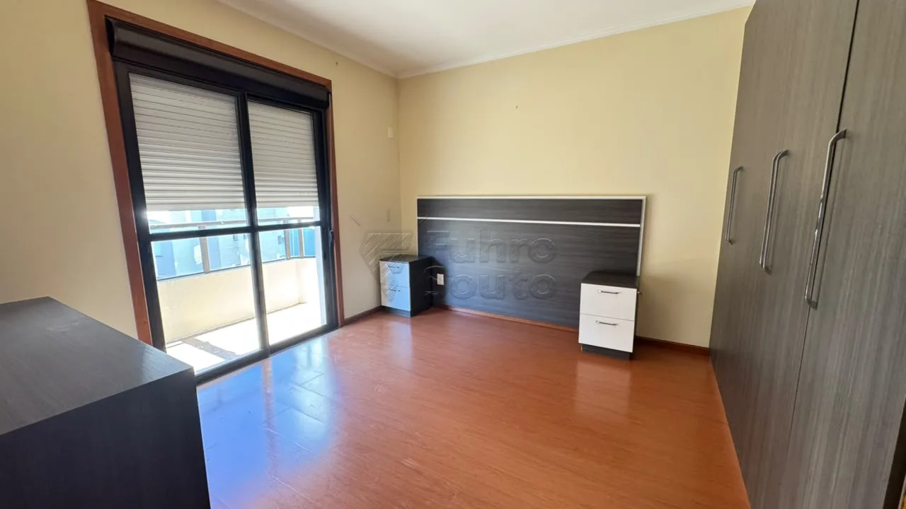 Comprar Apartamento / Padr&atilde;o em Pelotas R$ 920.000,00 - Foto 7