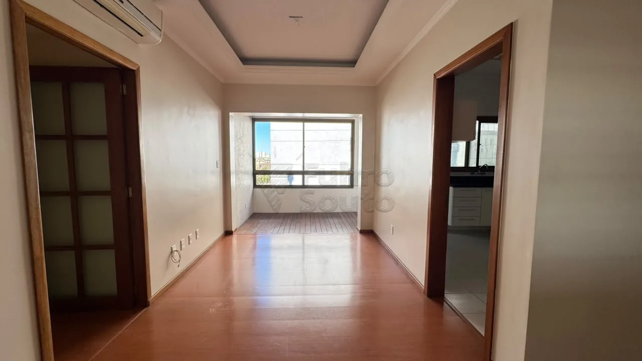 Comprar Apartamento / Padr&atilde;o em Pelotas R$ 920.000,00 - Foto 1