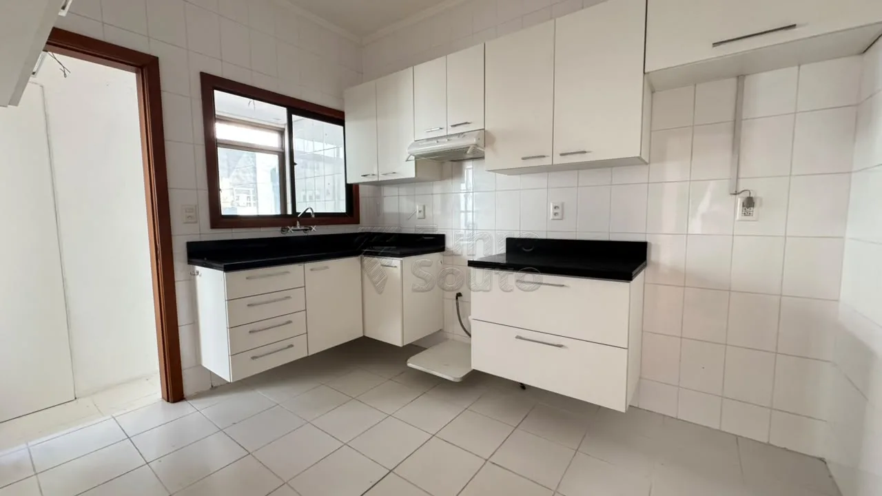 Comprar Apartamento / Padr&atilde;o em Pelotas R$ 920.000,00 - Foto 4