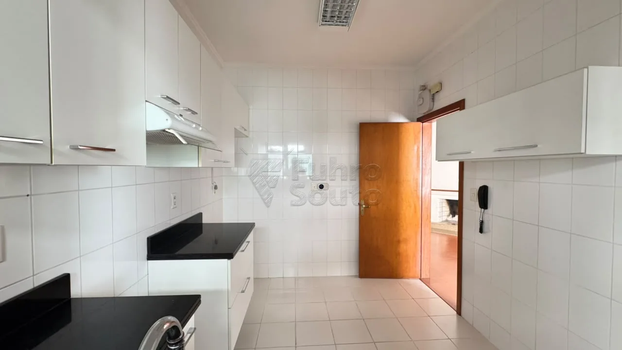 Comprar Apartamento / Padr&atilde;o em Pelotas R$ 920.000,00 - Foto 5