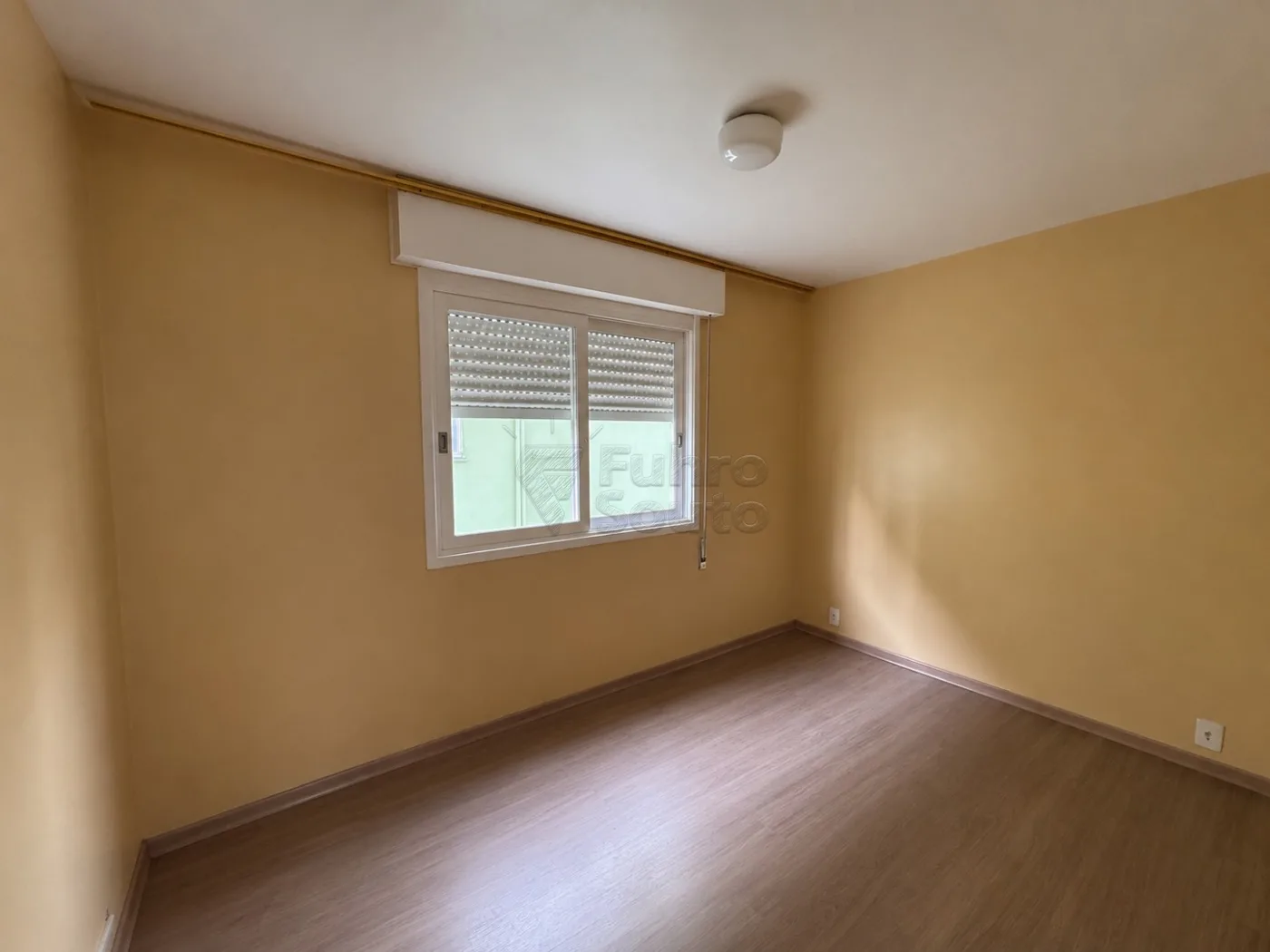 Comprar Apartamento / Padr&atilde;o em Pelotas R$ 214.000,00 - Foto 4