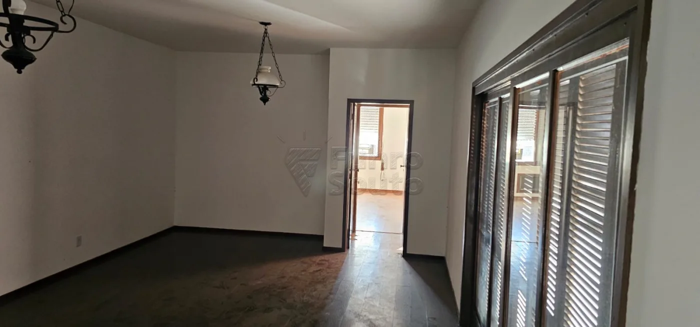 Comprar Apartamento / Padr&atilde;o em Pelotas R$ 280.000,00 - Foto 2