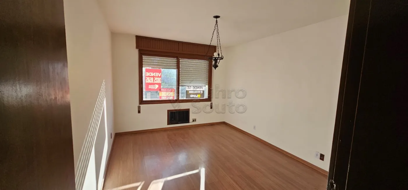 Comprar Apartamento / Padr&atilde;o em Pelotas R$ 280.000,00 - Foto 3
