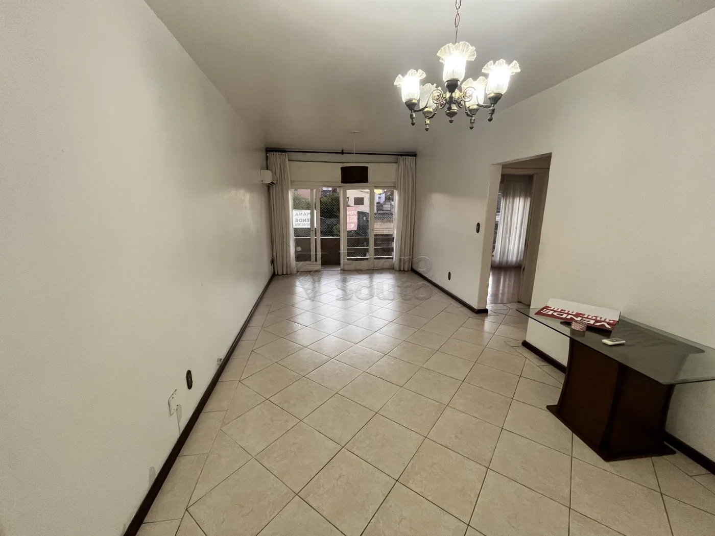 Comprar Apartamento / Padr&atilde;o em Pelotas R$ 340.000,00 - Foto 2