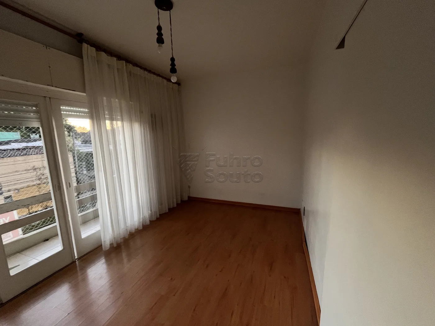 Comprar Apartamento / Padr&atilde;o em Pelotas R$ 340.000,00 - Foto 6