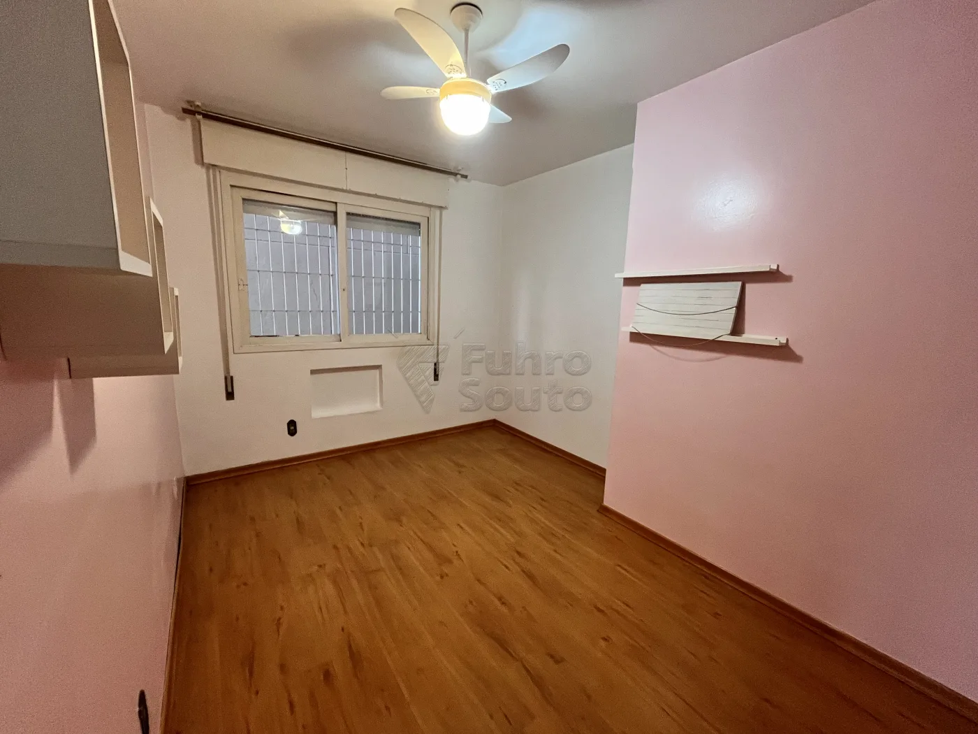 Comprar Apartamento / Padr&atilde;o em Pelotas R$ 340.000,00 - Foto 8