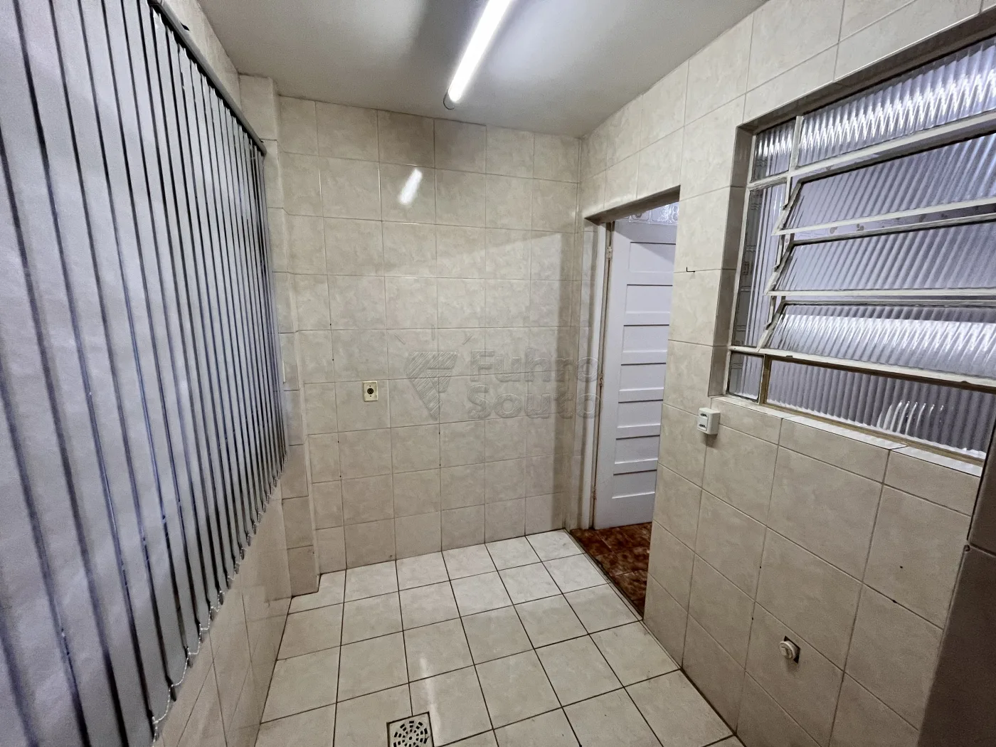Comprar Apartamento / Padr&atilde;o em Pelotas R$ 340.000,00 - Foto 12