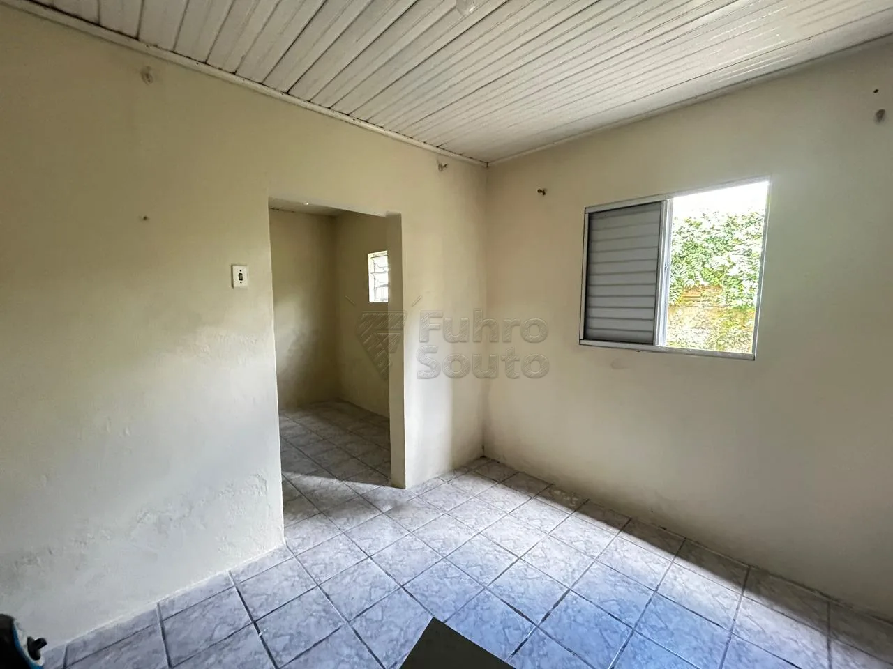 Comprar Casa / Padr&atilde;o em Pelotas R$ 288.000,00 - Foto 6