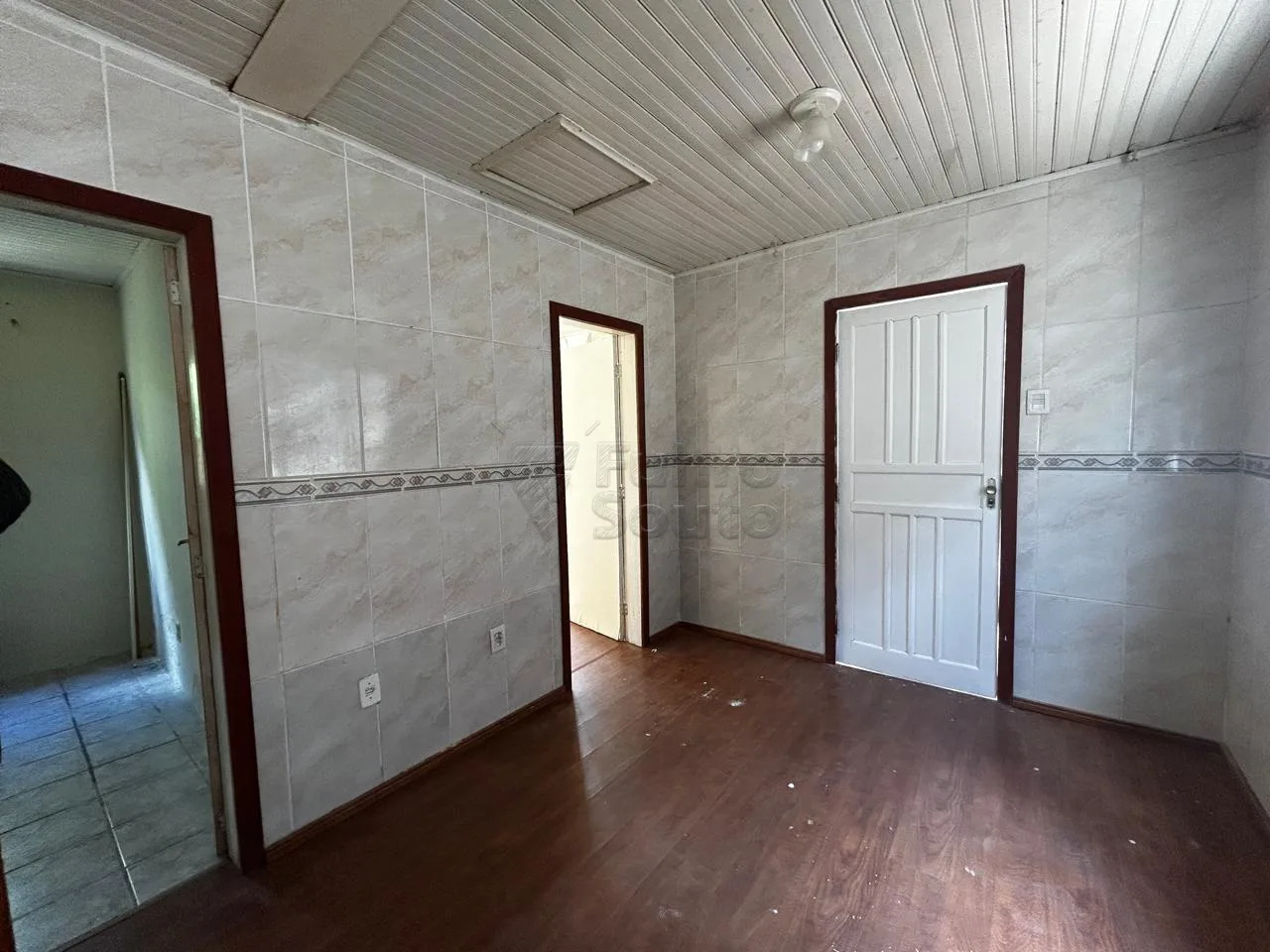 Comprar Casa / Padr&atilde;o em Pelotas R$ 288.000,00 - Foto 7