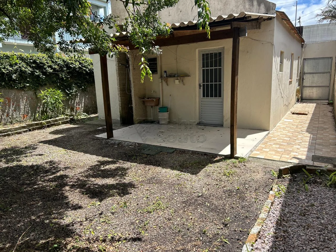 Comprar Casa / Padr&atilde;o em Pelotas R$ 288.000,00 - Foto 18