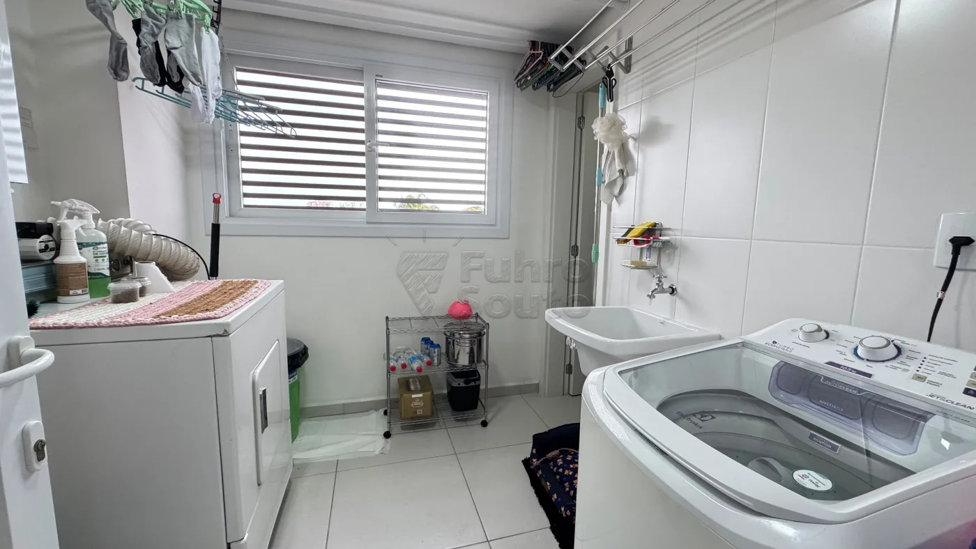 Comprar Apartamento / Padr&atilde;o em Pelotas R$ 980.000,00 - Foto 15