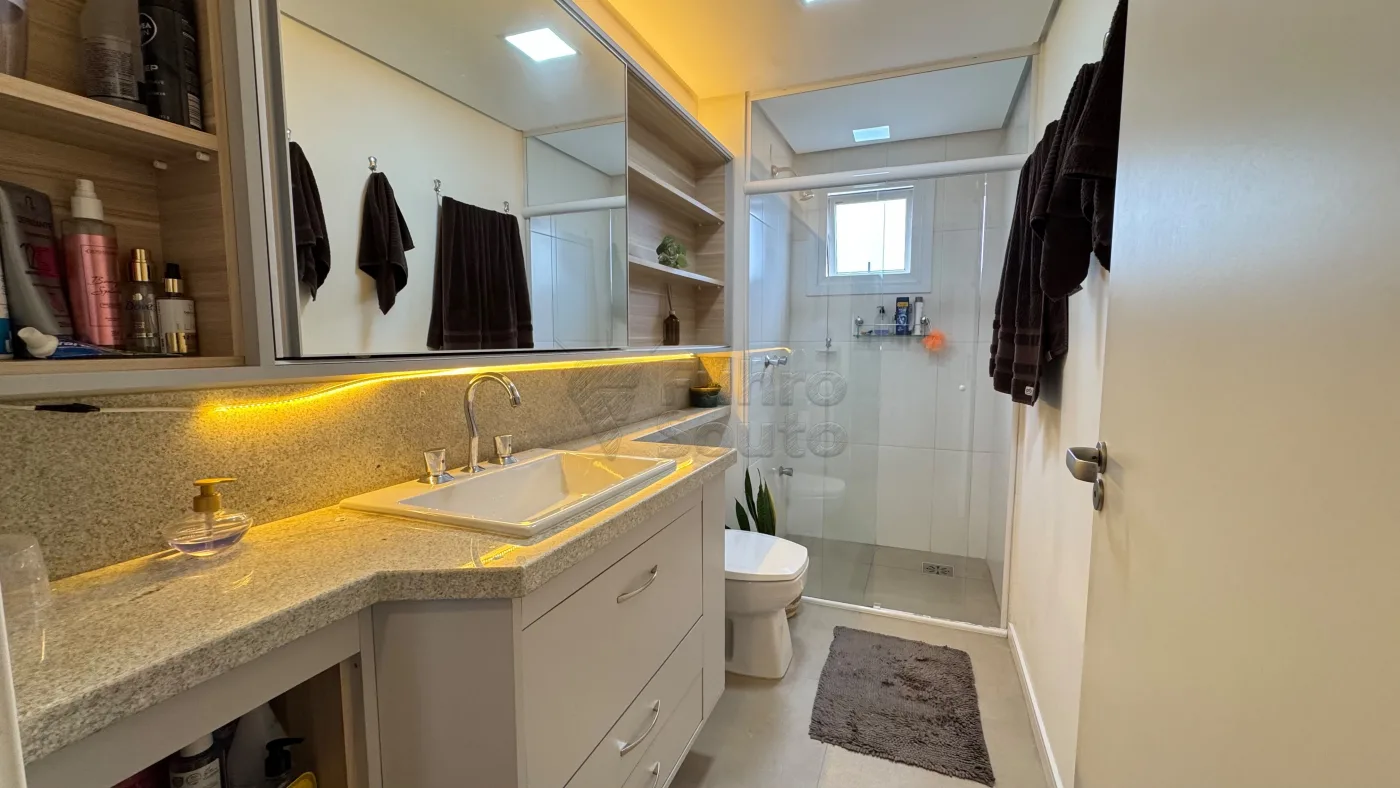 Comprar Apartamento / Padr&atilde;o em Pelotas R$ 980.000,00 - Foto 12