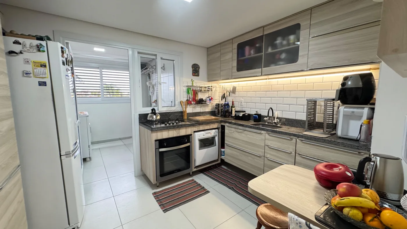 Comprar Apartamento / Padr&atilde;o em Pelotas R$ 980.000,00 - Foto 6