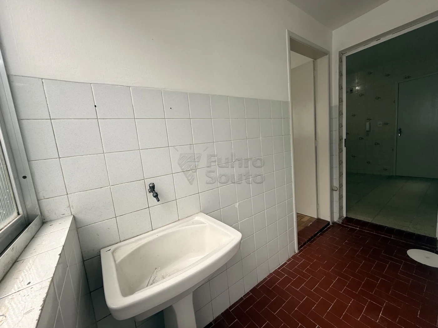 Comprar Apartamento / Padr&atilde;o em Pelotas R$ 295.000,00 - Foto 11