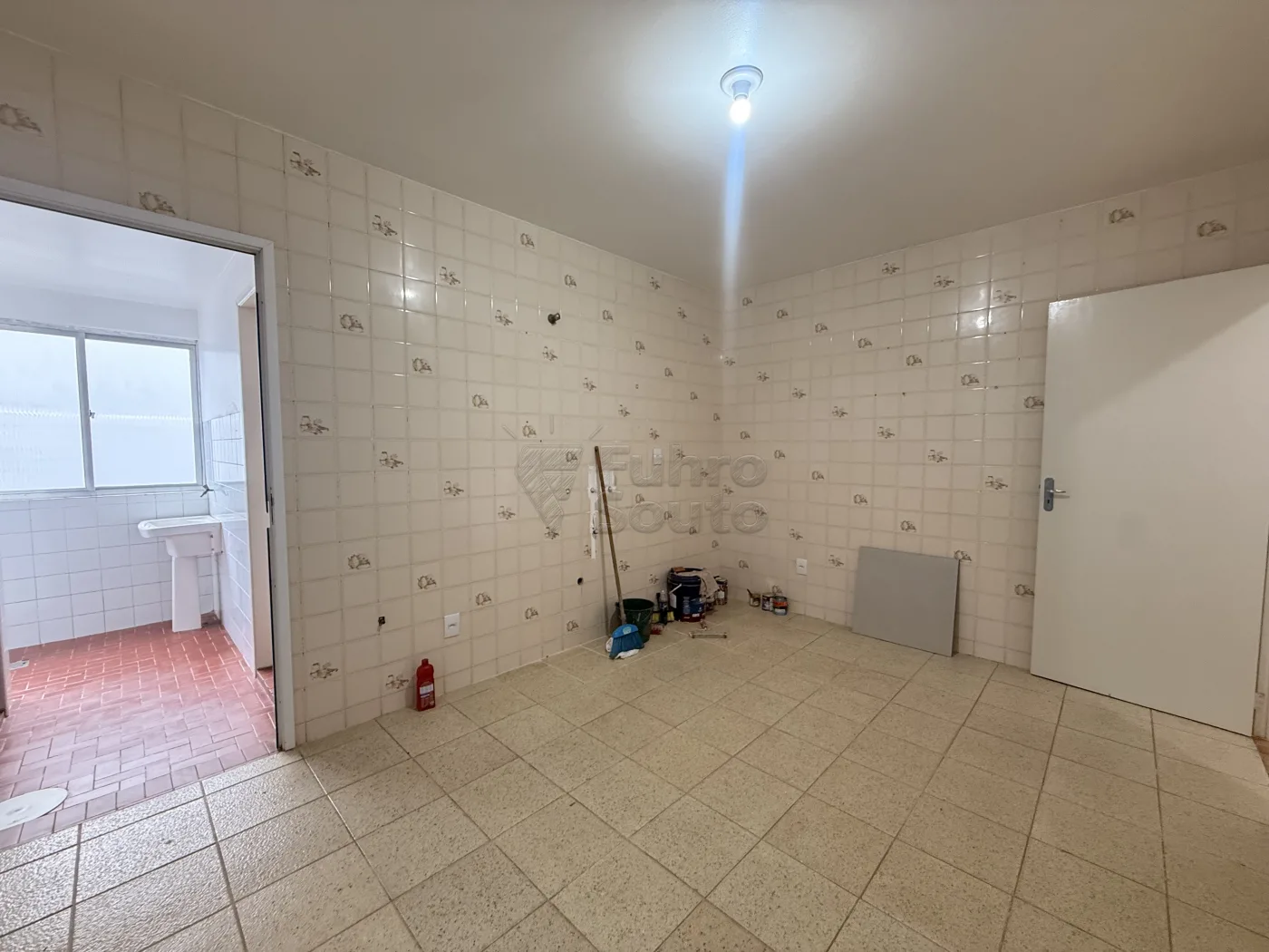 Comprar Apartamento / Padr&atilde;o em Pelotas R$ 295.000,00 - Foto 4