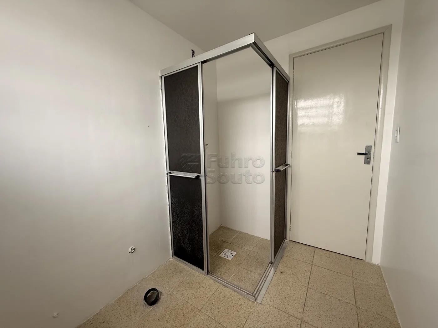 Comprar Apartamento / Padr&atilde;o em Pelotas R$ 295.000,00 - Foto 10