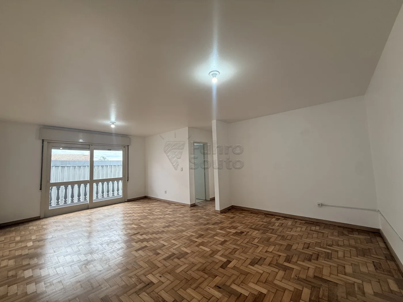 Comprar Apartamento / Padr&atilde;o em Pelotas R$ 295.000,00 - Foto 1