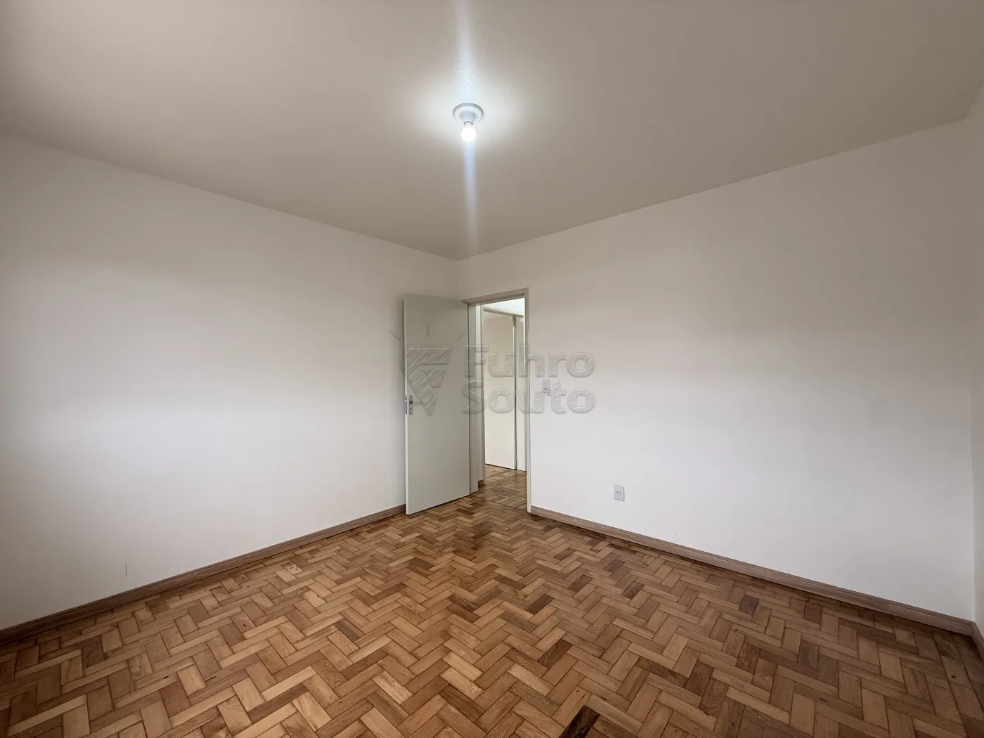 Comprar Apartamento / Padr&atilde;o em Pelotas R$ 295.000,00 - Foto 8