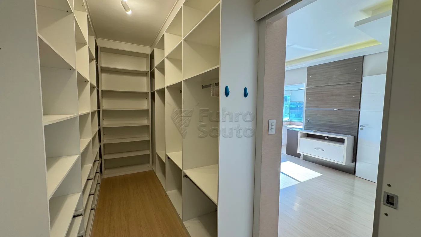Comprar Apartamento / Padr&atilde;o em Pelotas R$ 1.800.000,00 - Foto 12