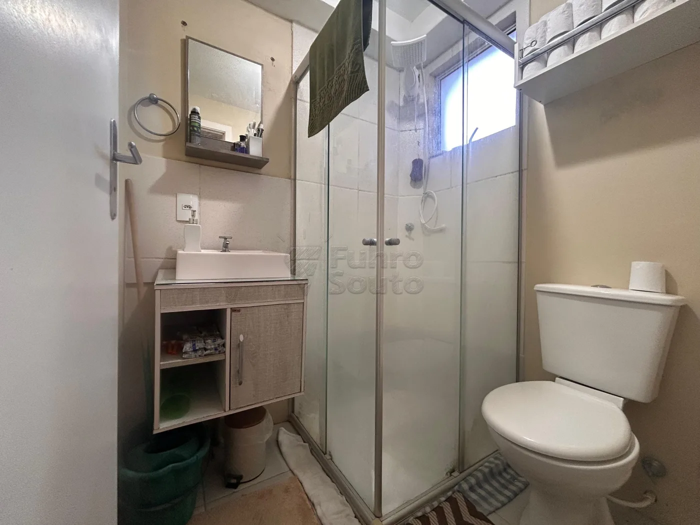Comprar Apartamento / Padr&atilde;o em Pelotas R$ 160.000,00 - Foto 11