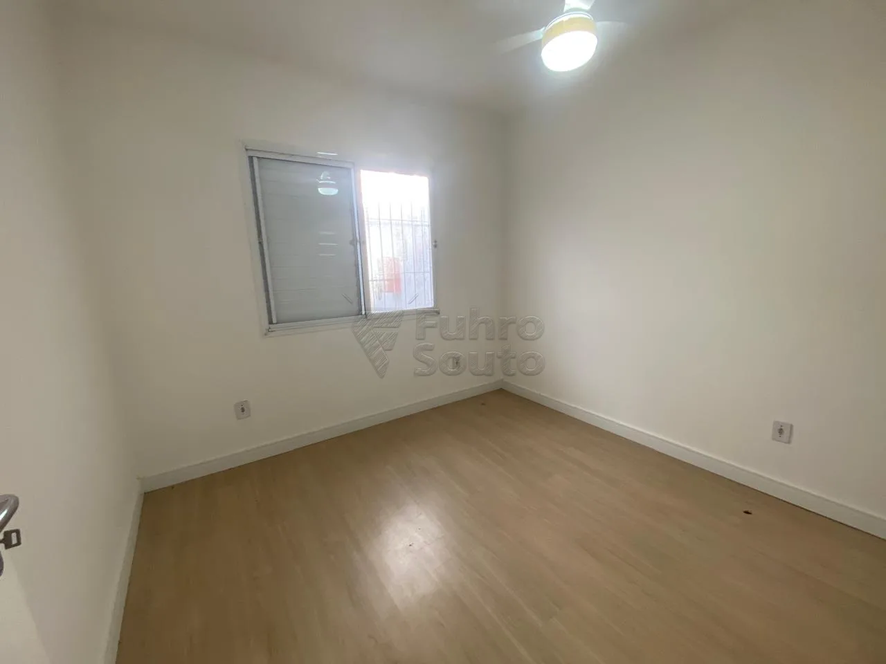 Comprar Casa / Condom&iacute;nio em Pelotas R$ 235.000,00 - Foto 5