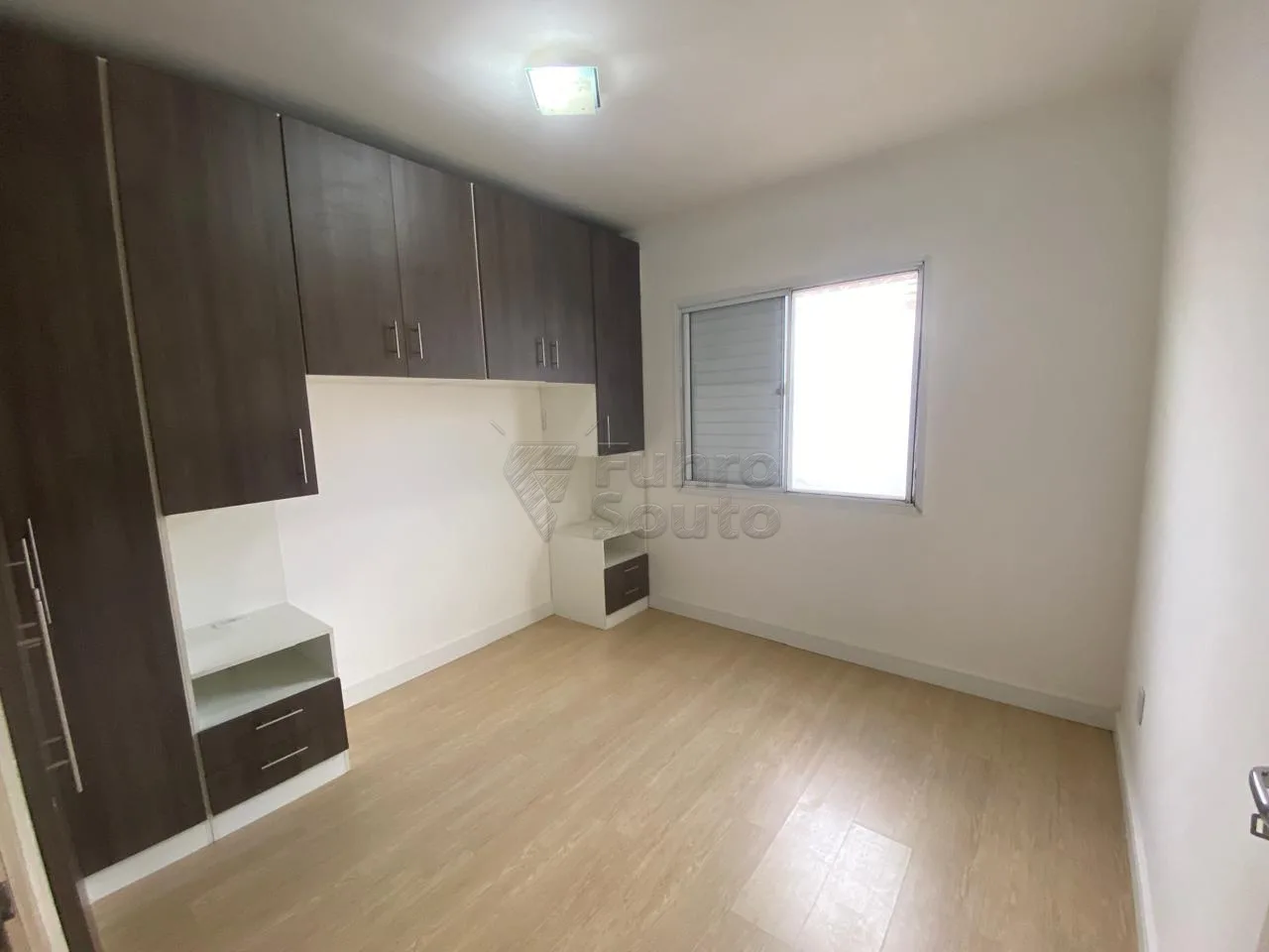 Comprar Casa / Condom&iacute;nio em Pelotas R$ 235.000,00 - Foto 4