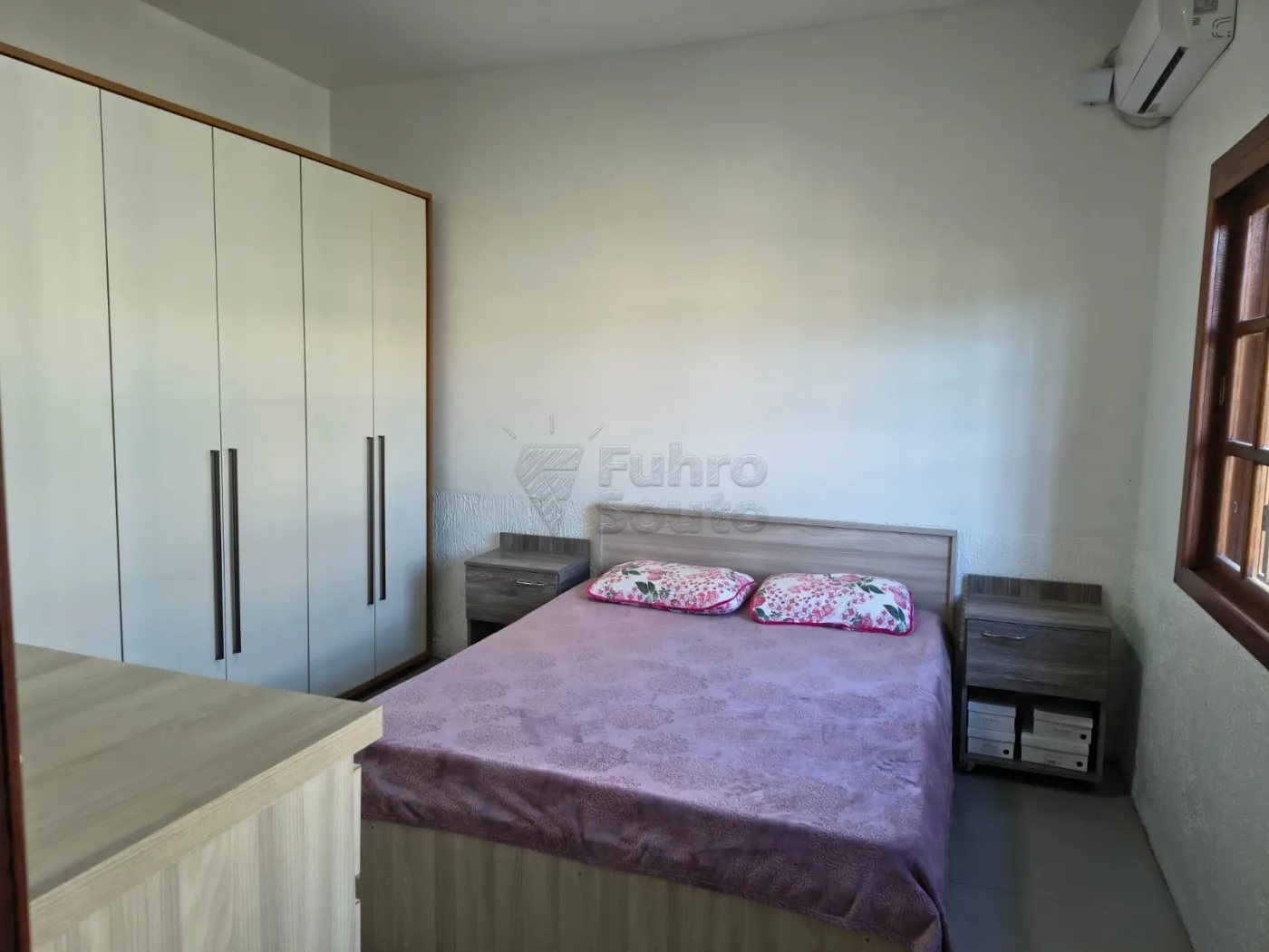 Comprar Casa / Padr&atilde;o em Pelotas R$ 450.000,00 - Foto 5