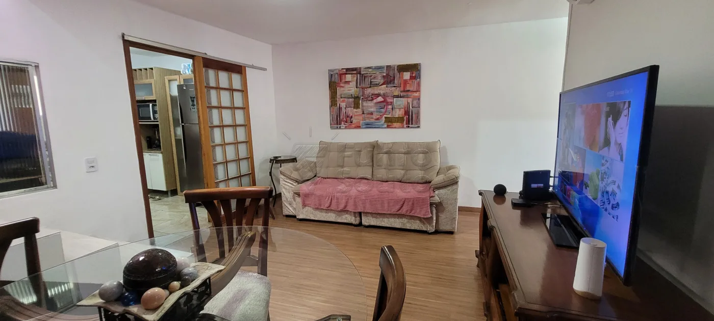 Comprar Casa / Padr&atilde;o em Pelotas R$ 300.000,00 - Foto 1
