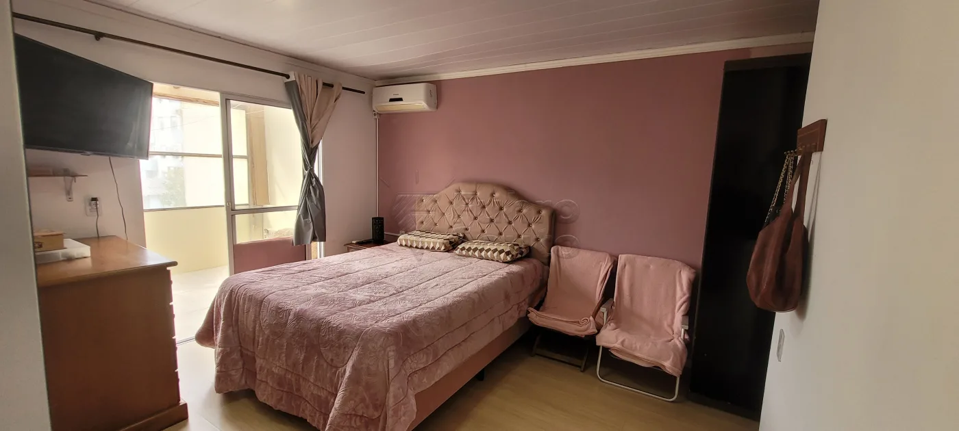 Comprar Casa / Padr&atilde;o em Pelotas R$ 300.000,00 - Foto 5