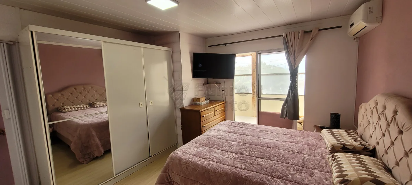 Comprar Casa / Padr&atilde;o em Pelotas R$ 300.000,00 - Foto 6