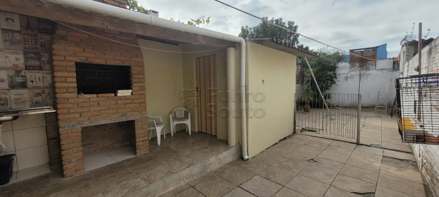 Comprar Casa / Padr&atilde;o em Pelotas R$ 300.000,00 - Foto 8