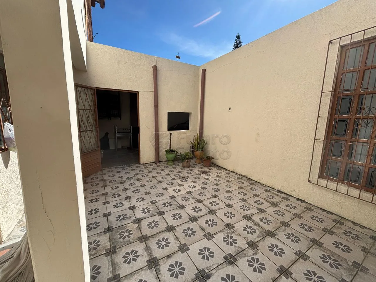 Comprar Casa / Padr&atilde;o em Pelotas R$ 360.000,00 - Foto 10