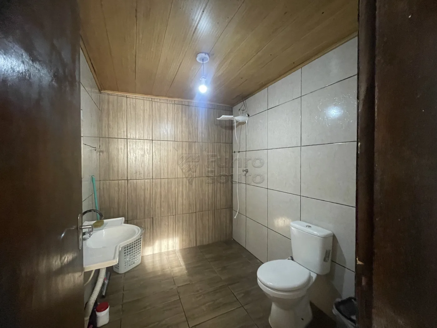 Comprar Casa / Padr&atilde;o em Pelotas R$ 590.000,00 - Foto 9