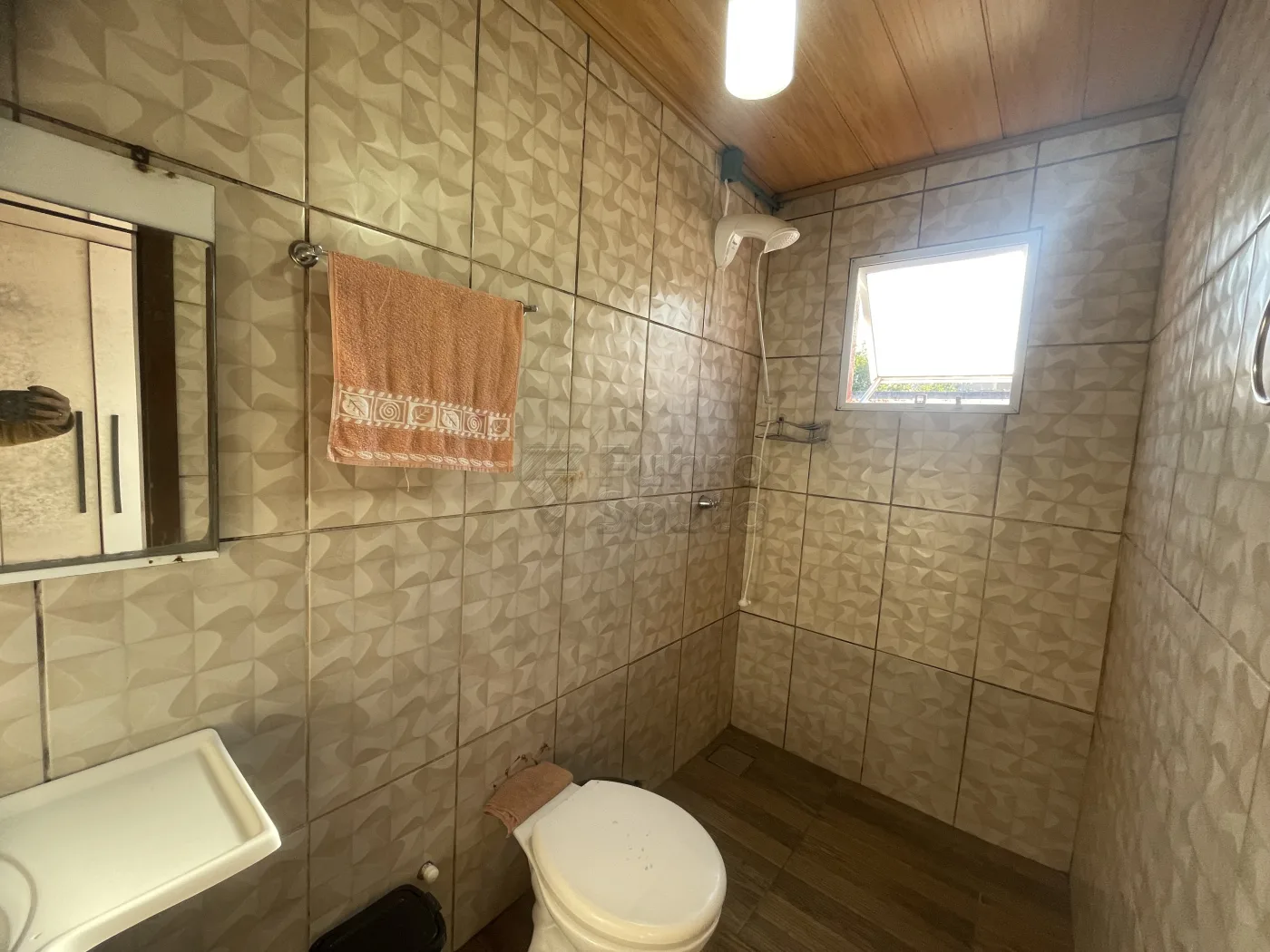 Comprar Casa / Padr&atilde;o em Pelotas R$ 590.000,00 - Foto 8