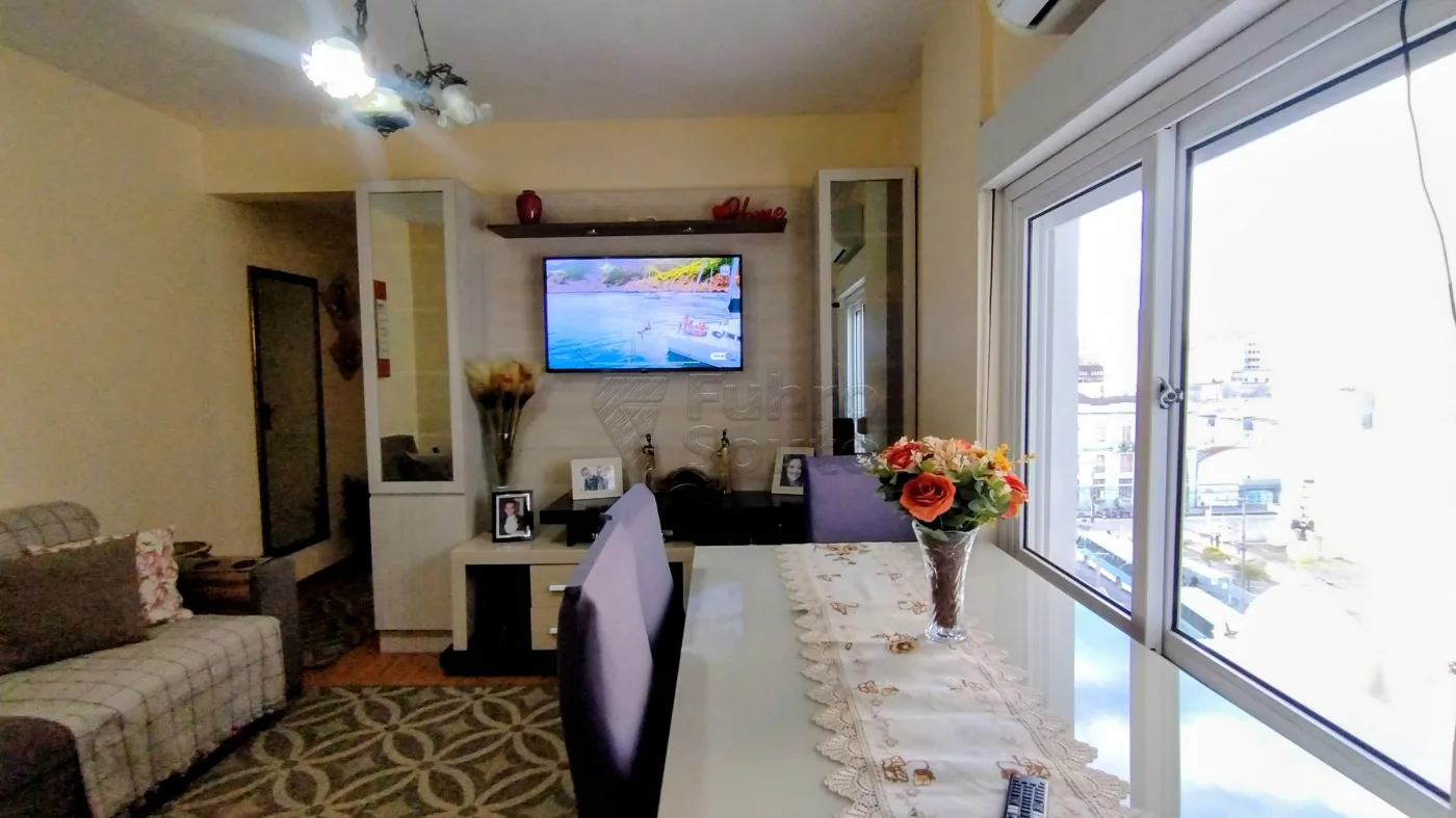 Comprar Apartamento / Padr&atilde;o em Pelotas R$ 240.000,00 - Foto 1