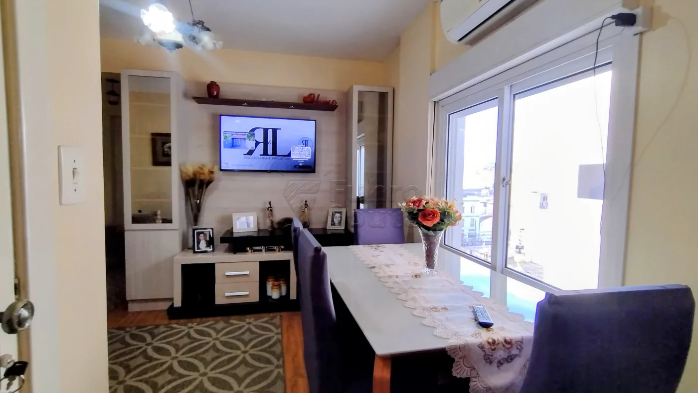 Comprar Apartamento / Padr&atilde;o em Pelotas R$ 240.000,00 - Foto 2