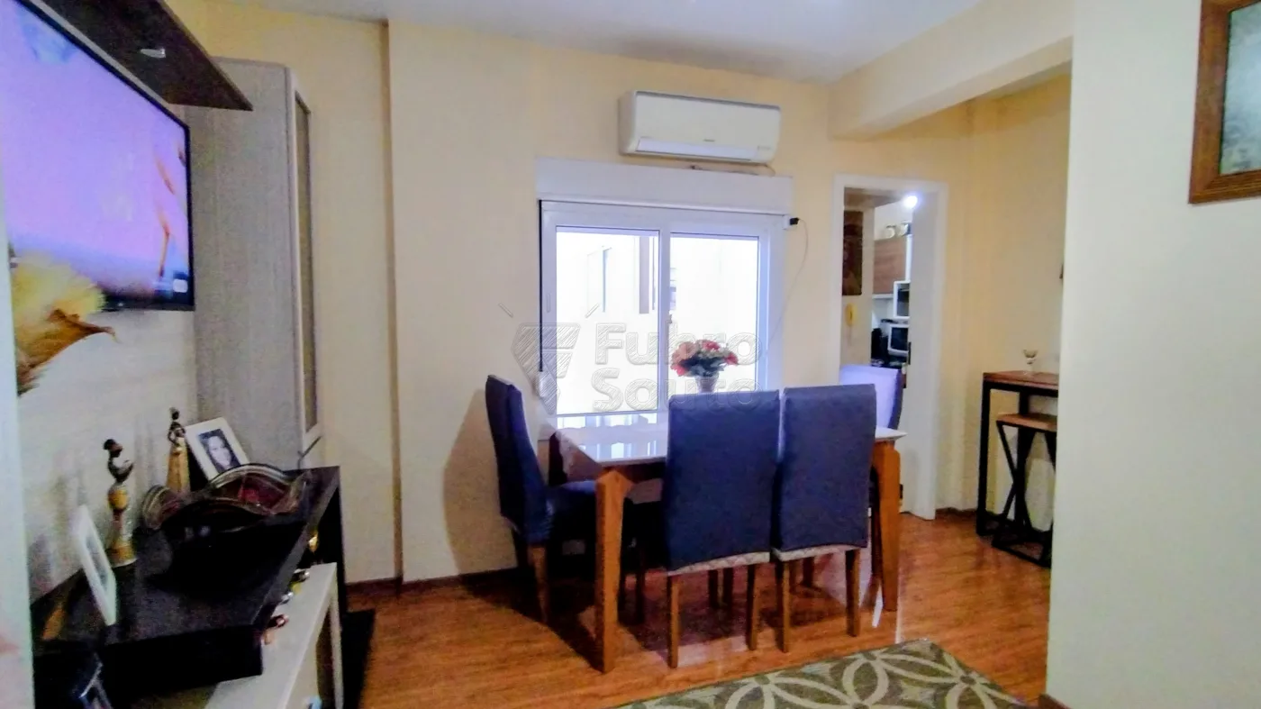 Comprar Apartamento / Padr&atilde;o em Pelotas R$ 240.000,00 - Foto 4