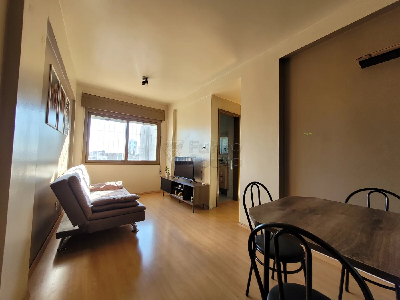 Comprar Apartamento / Padr&atilde;o em Pelotas R$ 220.000,00 - Foto 3