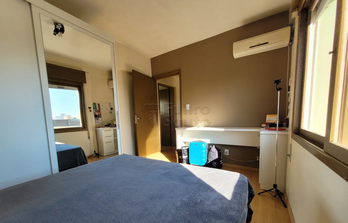 Comprar Apartamento / Padr&atilde;o em Pelotas R$ 220.000,00 - Foto 10
